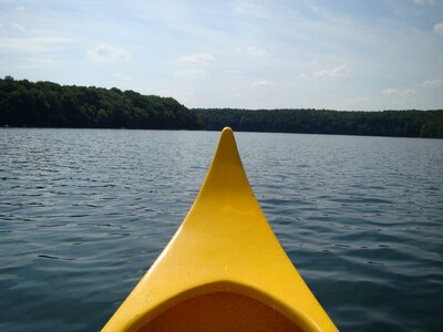 Lake kayak the horizon