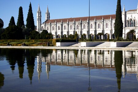 Reflections jerónimos tourist