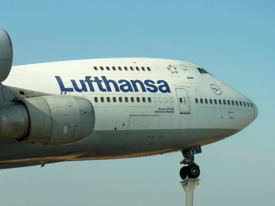 Boeing travel airliner