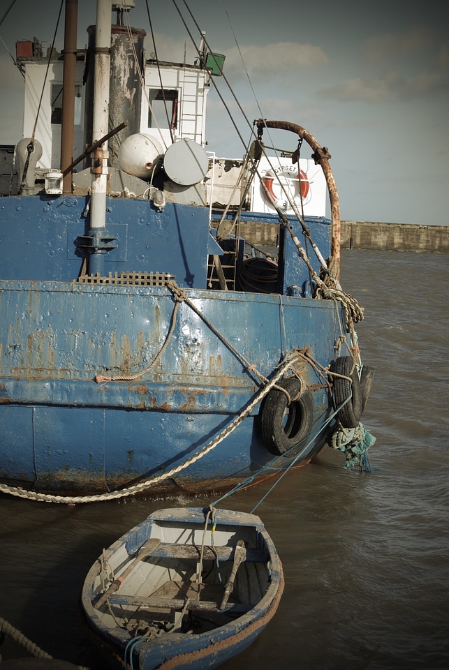 Port travel ship