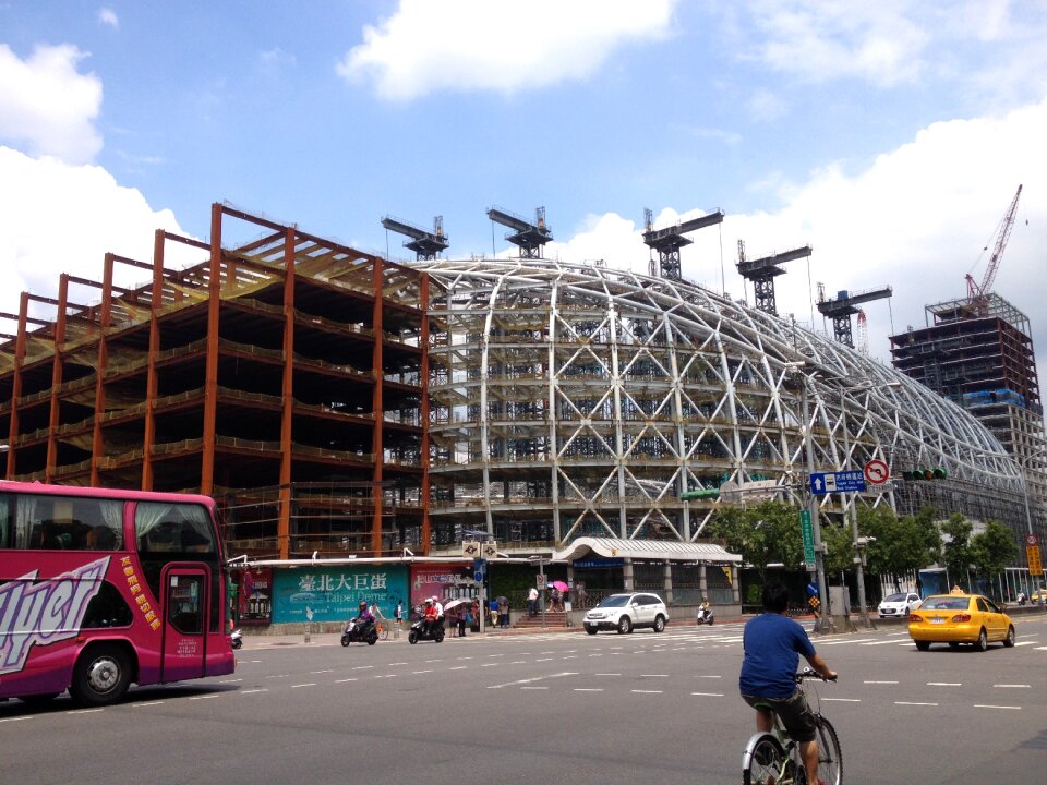 Taipei dome construction sky