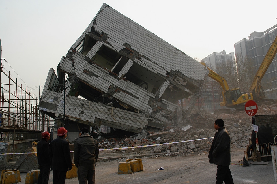 Demolish structure concrete