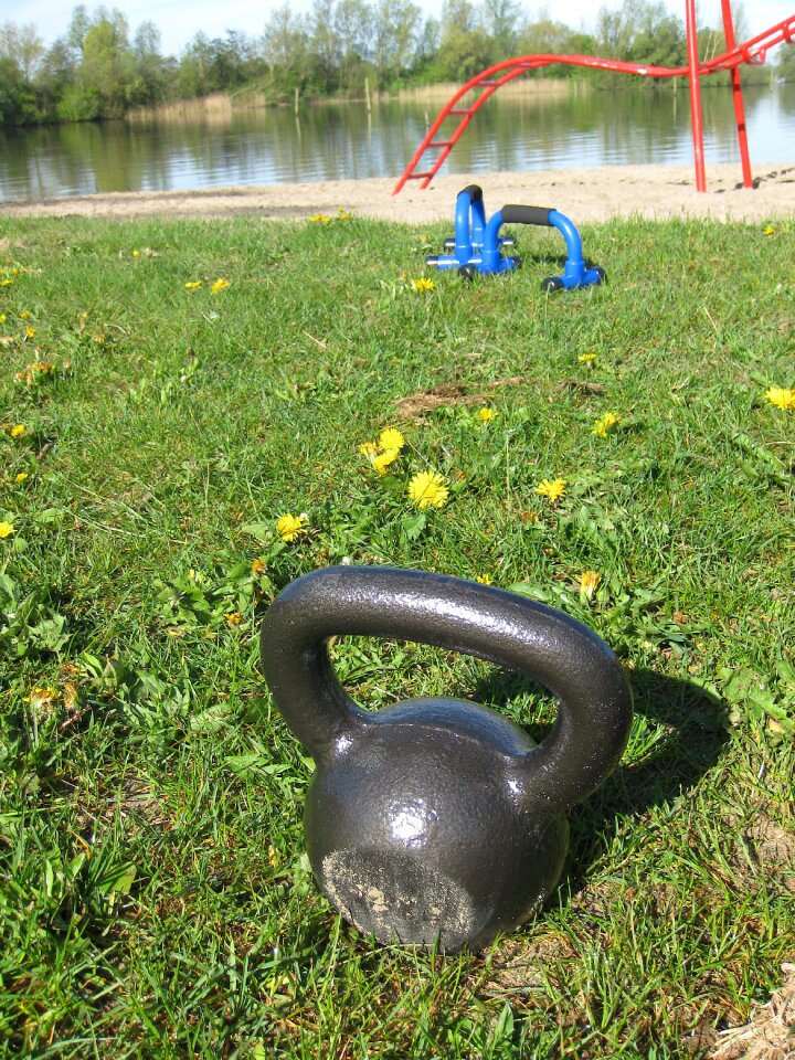 Kettlebell bootcamp outside train