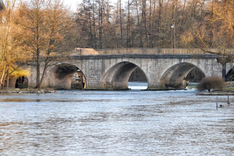 Mediéval pierre river