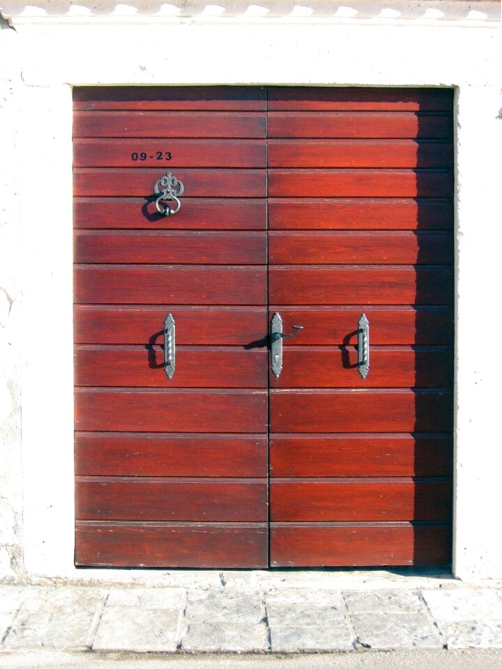 Wooden montenegro lines