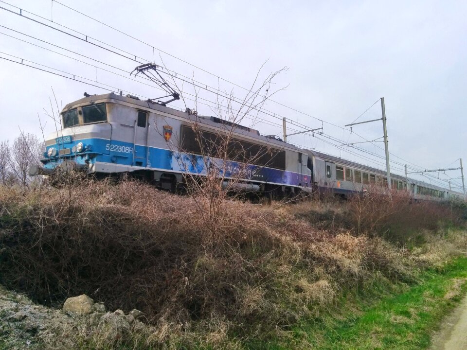Train track locomotive