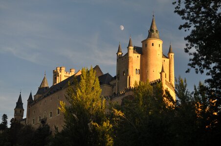 Segovia alcazar moon
