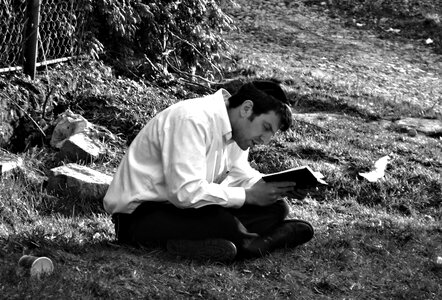 Hassid man reading