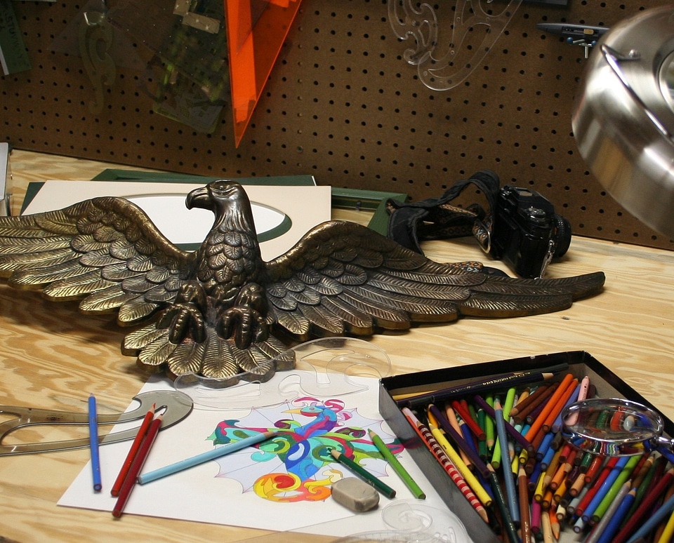 Art curves work table