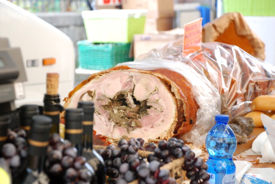 Porchetta wine tuscany