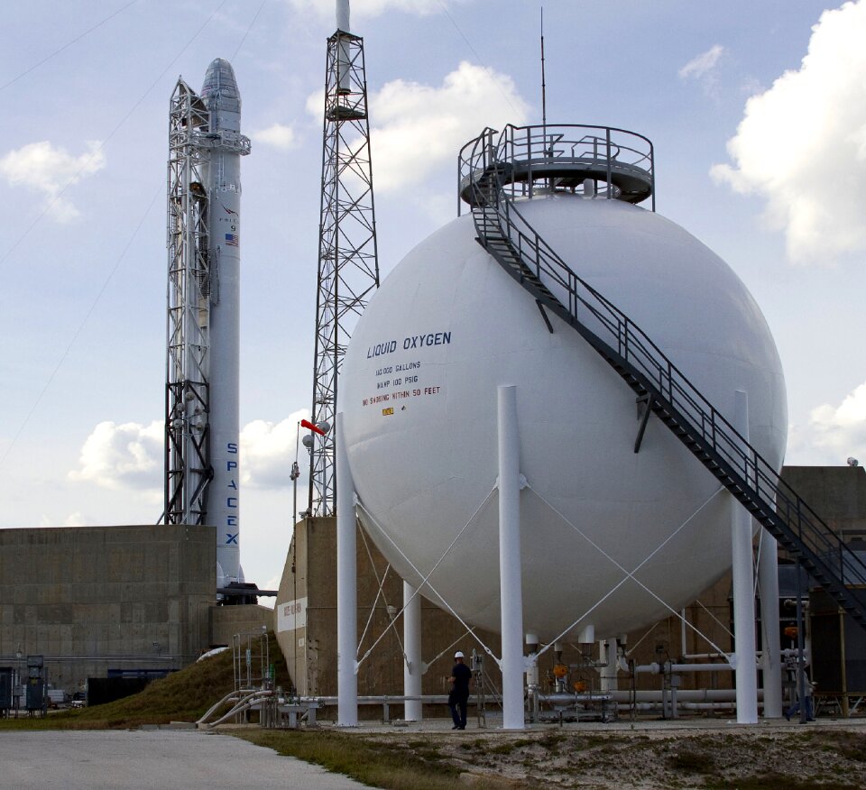 Fuel tank spacex vehicle