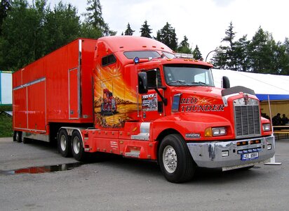 Red thunder american truck