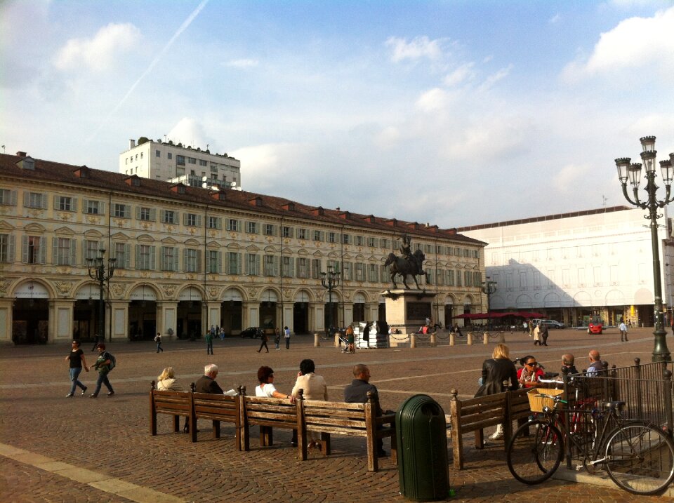 Torino piazza people