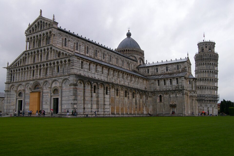 Cathedral square piazza del duomo pisa