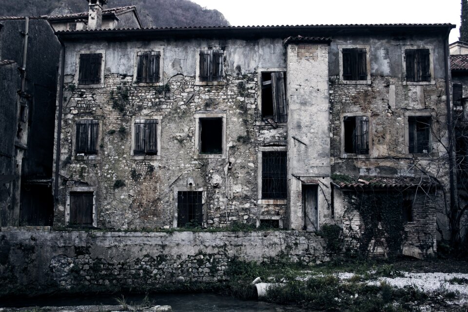 Building old houses ruin
