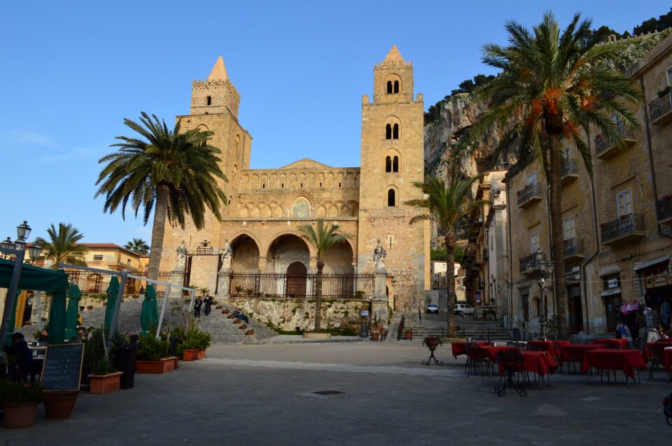 Cefalu sicily duomo