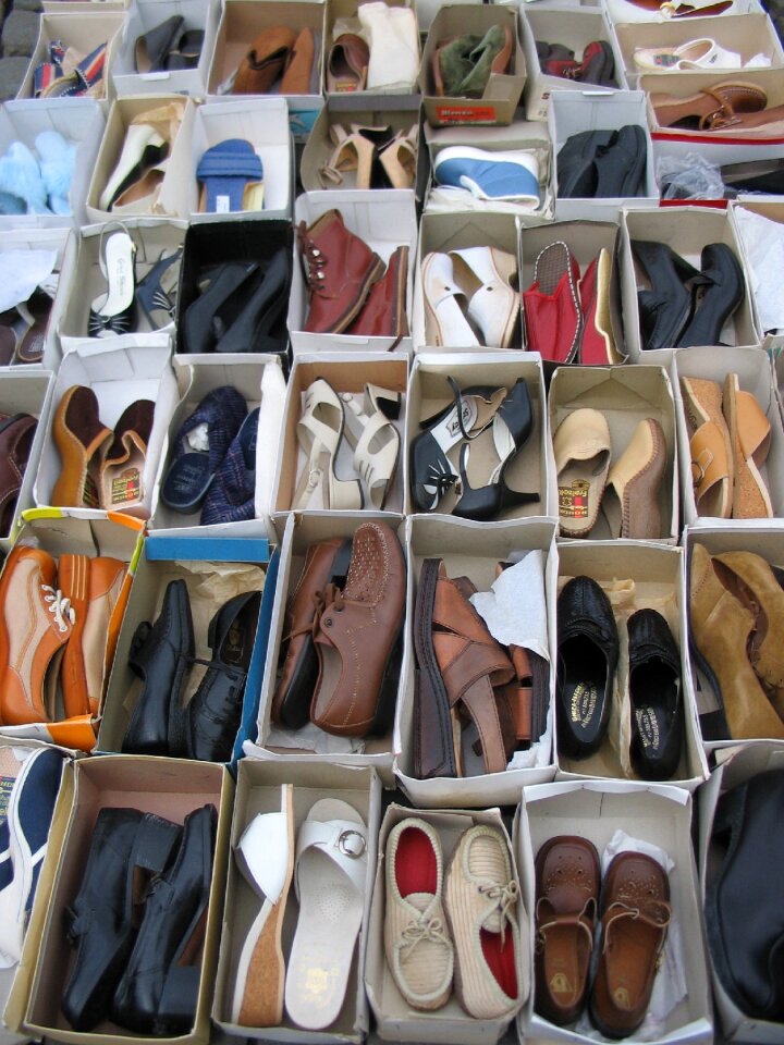 Shoes market display