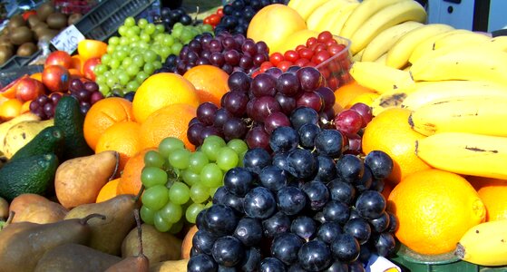 Mixed fruit market color