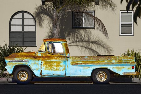 Rusty 1959 chevy apache
