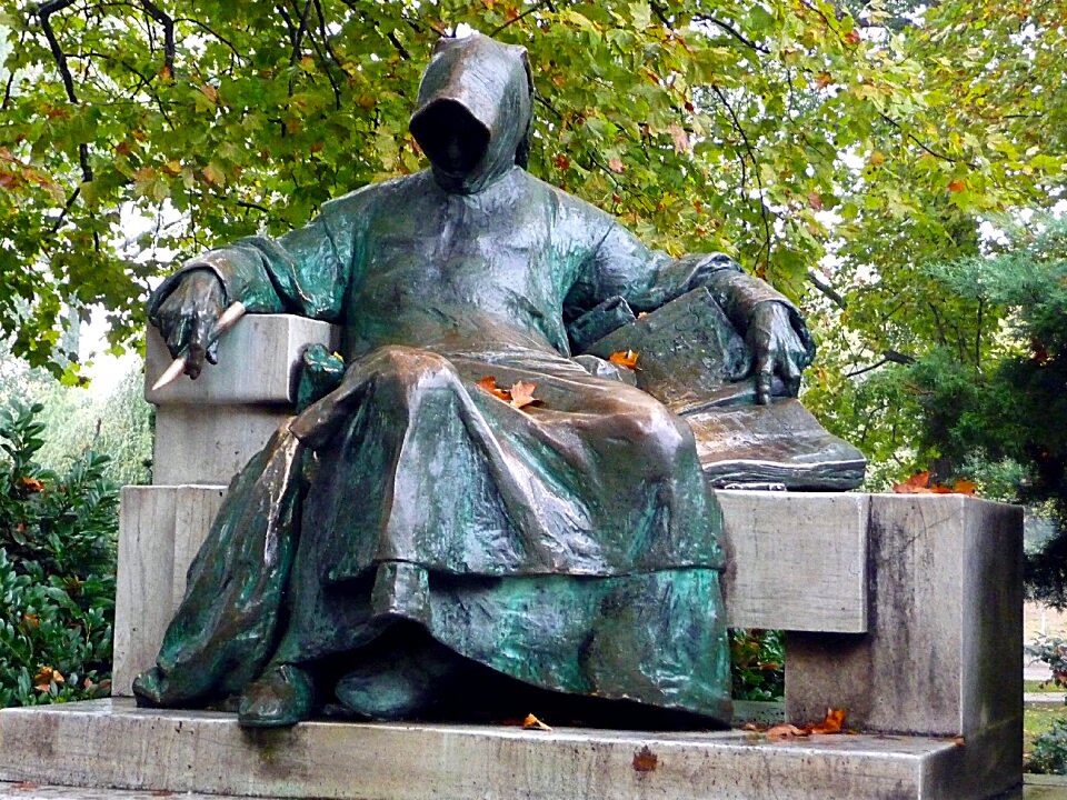 Sitting anonymous statue