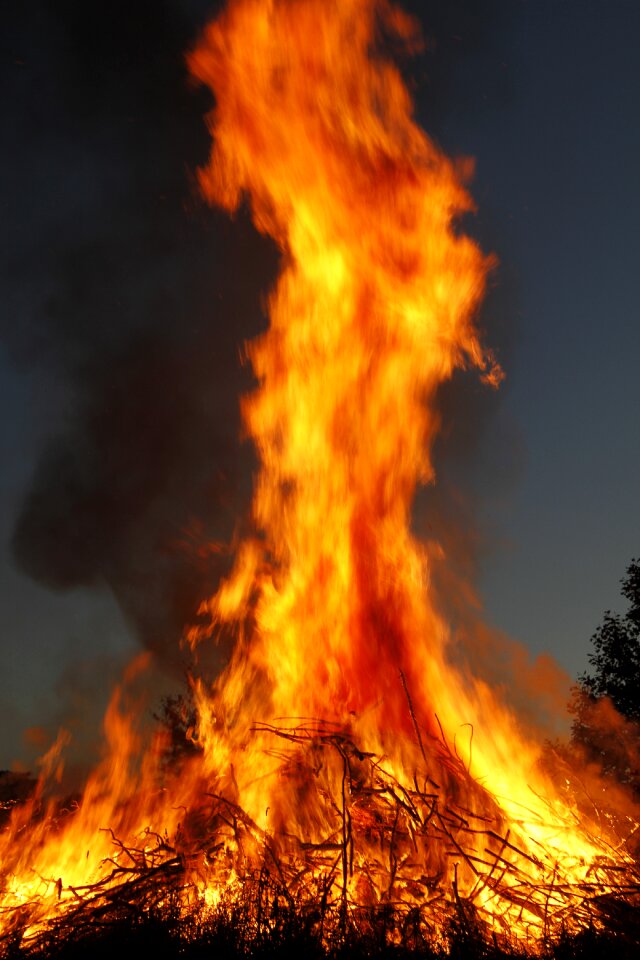 Bonfire fire smoke