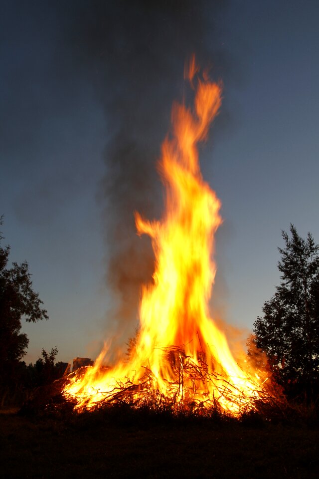 Bonfire fire smoke