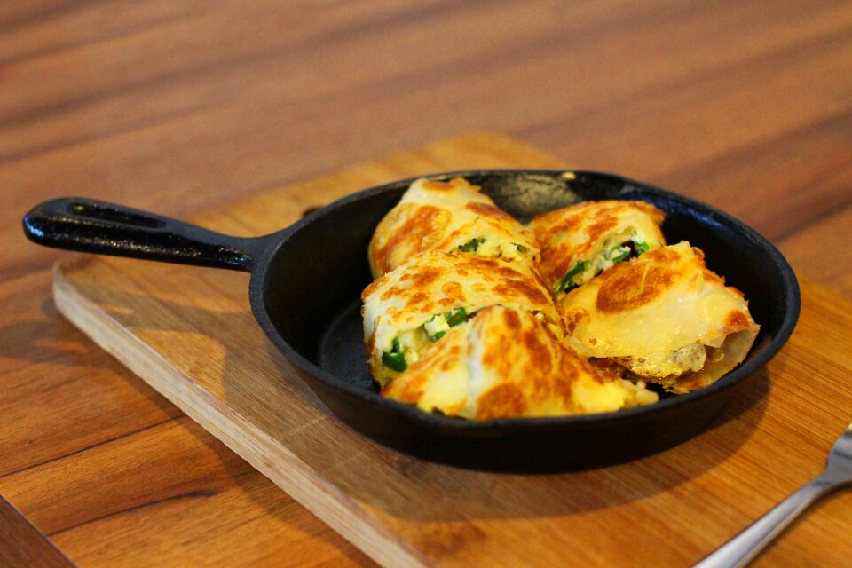 Quiche wok wood grain