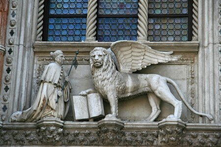 Image church sculpture