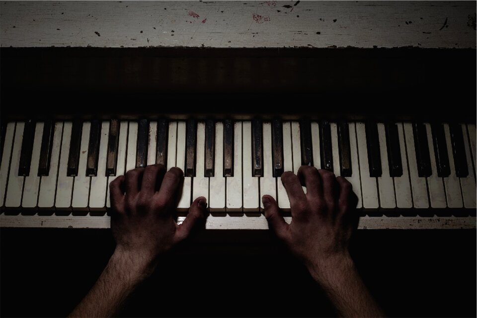 Music instrument hands