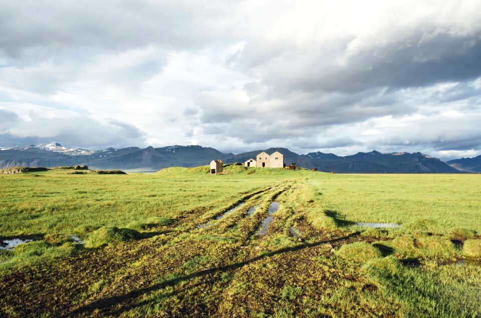 Grass country mountains