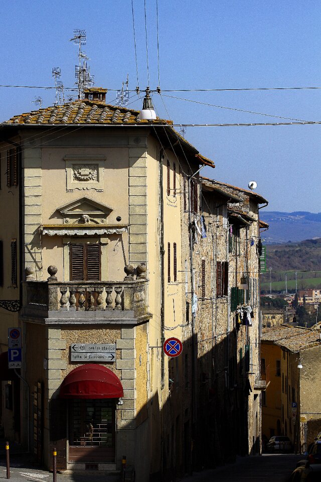 Colle val d'elsa historical building borgo