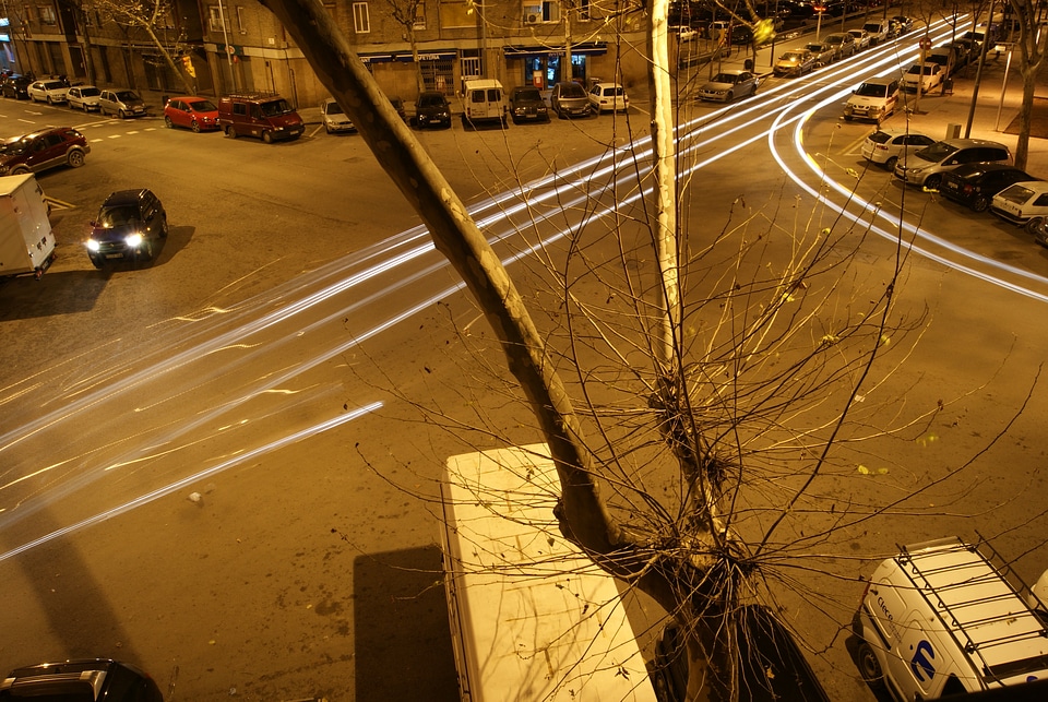 Intersection roadway traffic