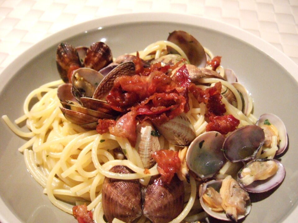 Spaghetti clams bacon