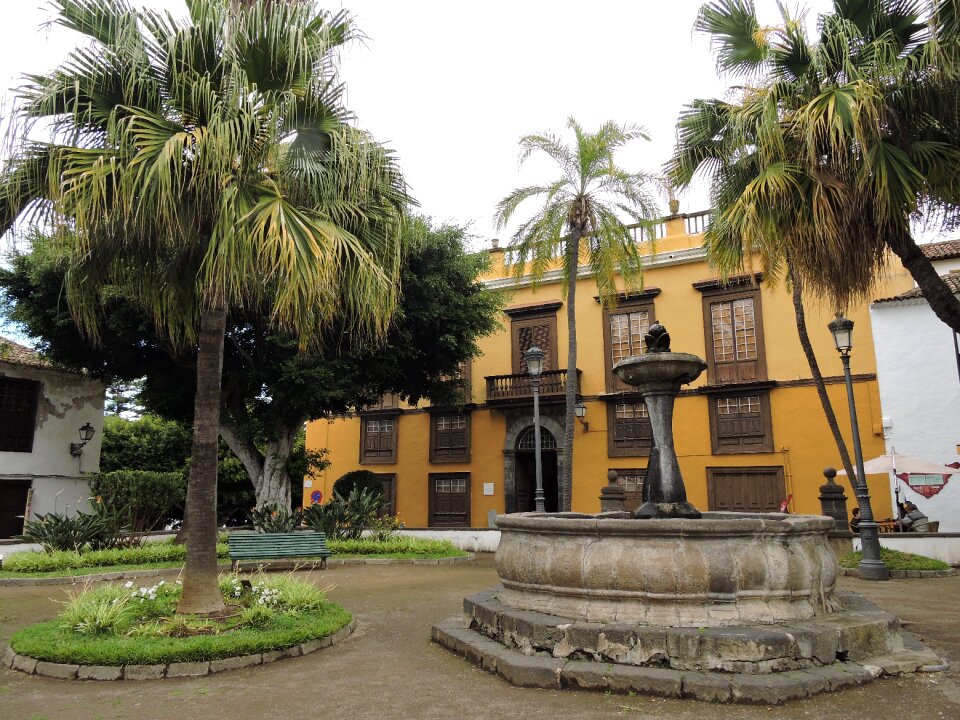 Square monument the old town