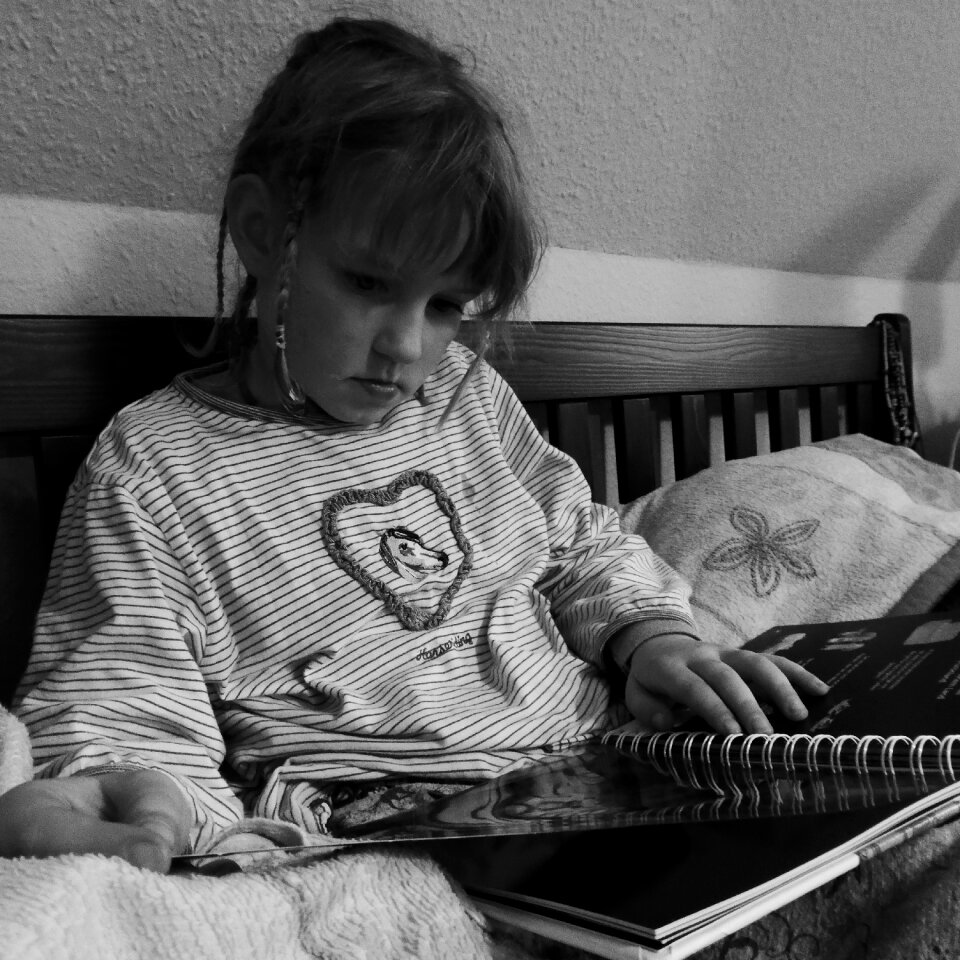 Silent black and white learn