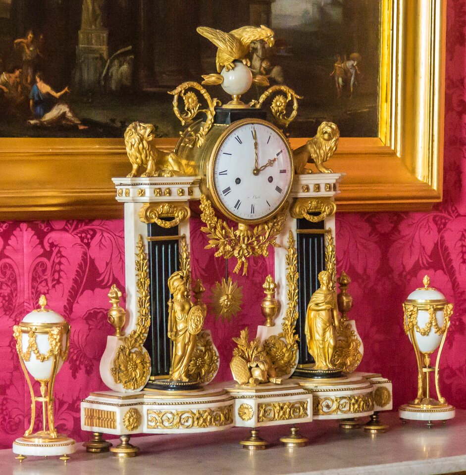 Roman numerals golden table clock