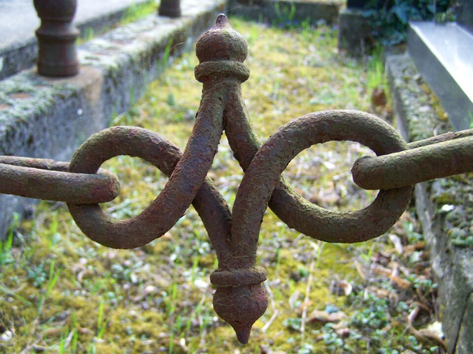 Link contact tarnished
