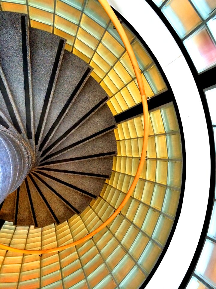 Stairs spiral gradually