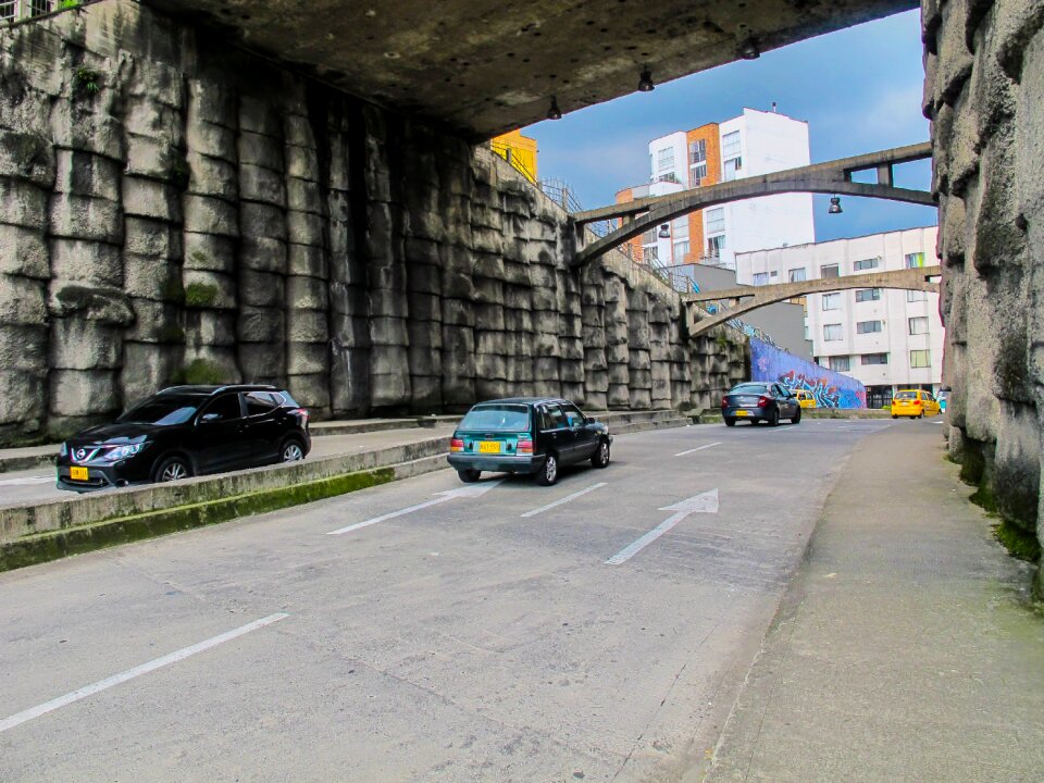 Bridge manizales cars