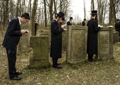 People the tomb of death