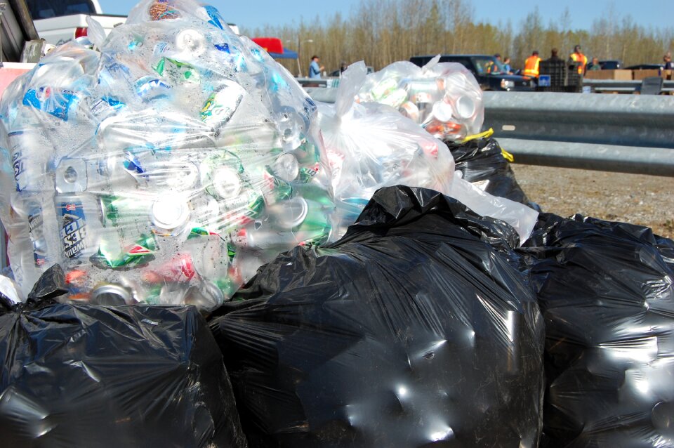 Aluminum recycling can