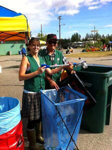 Volunteers recycle