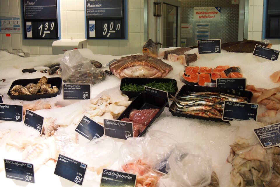 Market buy seafood