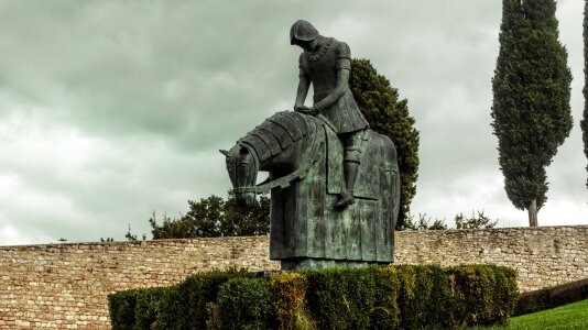 Statue armor figure
