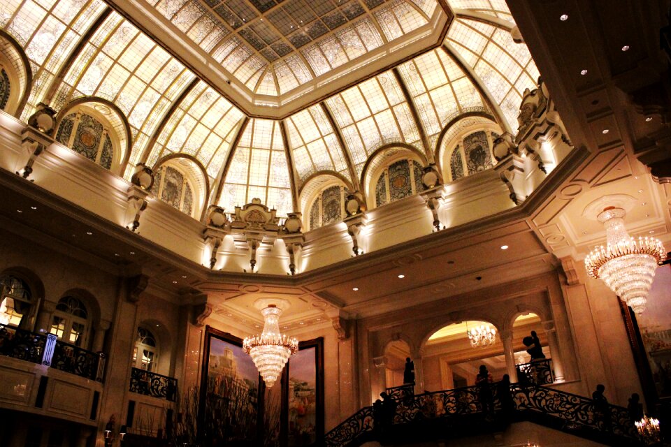Hotel continental ceiling
