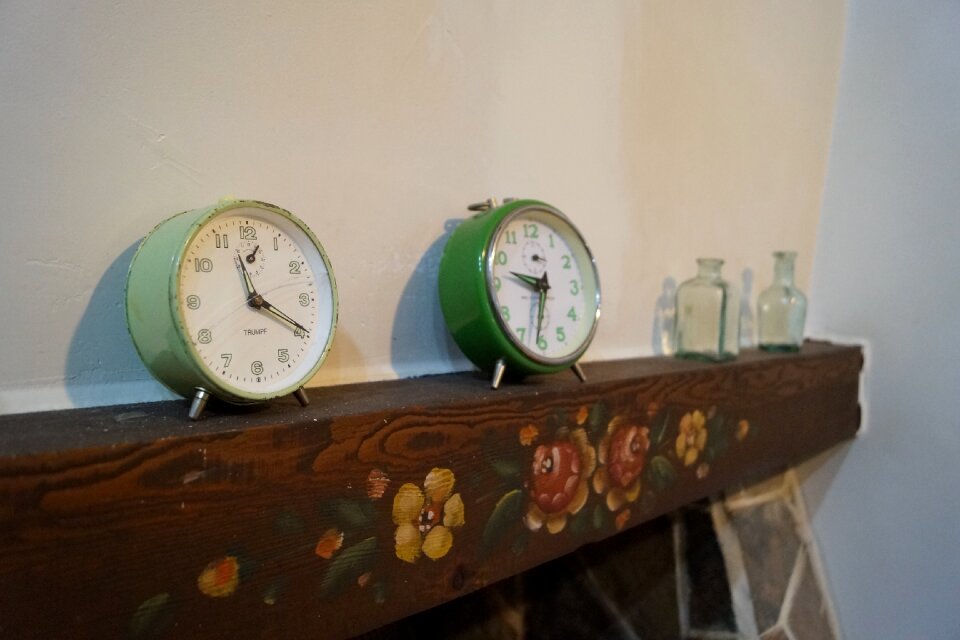 Clock alarm clock interior