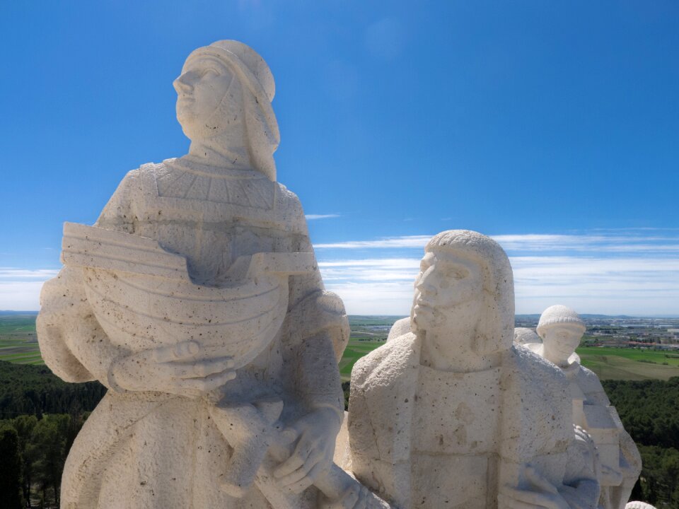 Sculpture monument religion