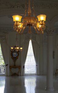 Building candlestick white