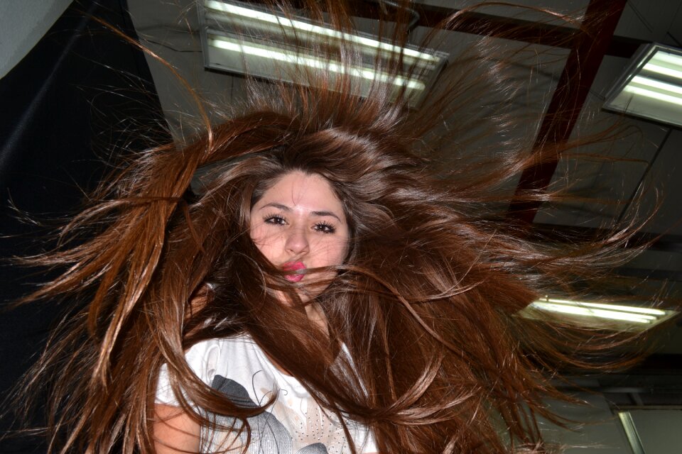 Air below hair