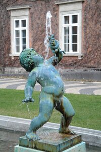 Water fountain green